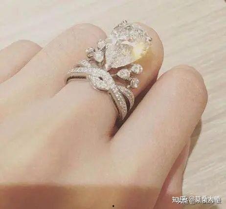 明星带的婚戒,璀璨婚戒见证明星甜蜜爱情