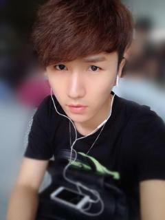 陈奕夫资料,音乐梦想的追逐者,才华横溢的歌手与演员