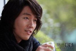 张赫爱上女主播剧照,浪漫邂逅女主播